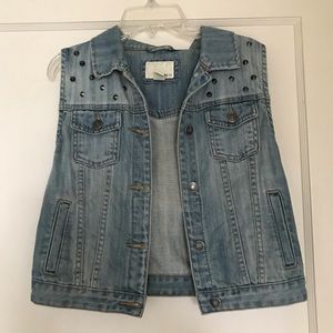 FOREVER 21 Blue Jean studded vest
